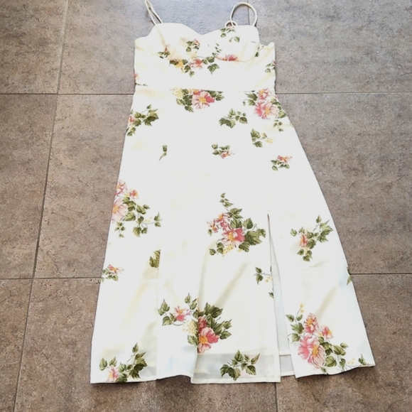 NWOT..N.L.W MAXI DRESS - Picture 3 of 12